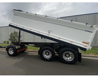 Used Dog Trailer 3 Axle 2024