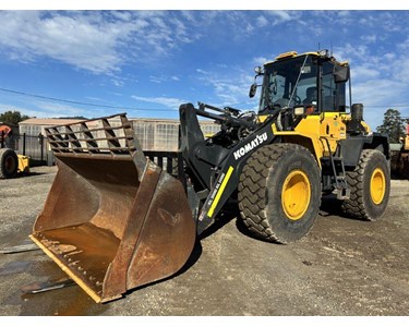 Komatsu - Used Articulated Wheel Loader 2018 WA200PZ-6