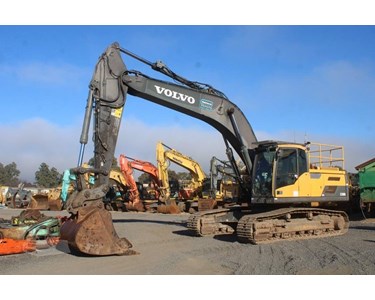 Volvo - Used Excavator | 2017 Volvo EC300DL