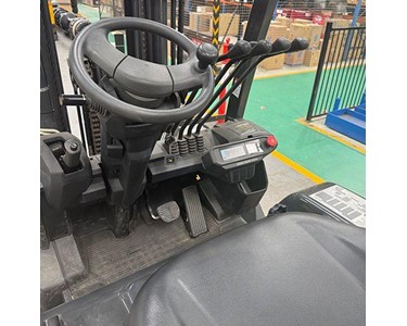 Caterpillar - 4-Wheel Electric Forklift | EP35CB