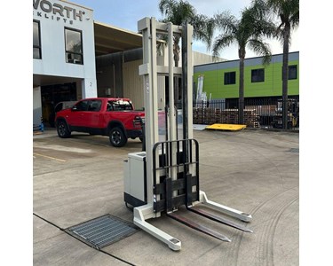 Crown - 1.5T Walkie Stacker Forklift