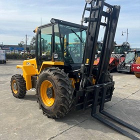 All Terrain Forklift | JCB 940