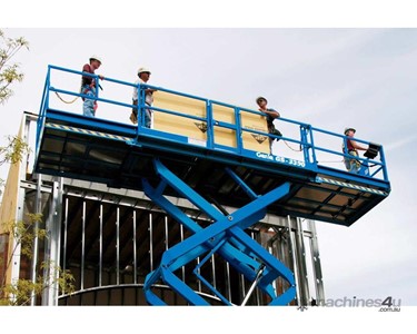 Genie - GS-3390 Rough Terrain Scissor Lift