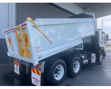Isuzu - Tipper Truck | F Series FXY 260-355 AT R45