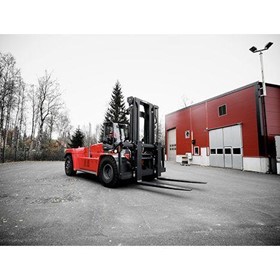 Forklift Trucks 18–52 Tonne | DCG180–330