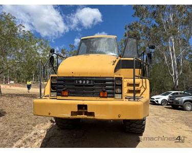 Caterpillar - Used Articulated Dump Truck 2005 740 