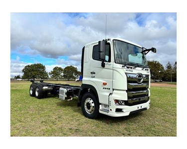 Hino - Cab Chassis Truck | 2026 Fs 2848 Amt Air 6388 (White)