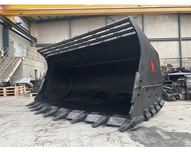 Roo Attachments - Rock Buckets Attachments | WA470