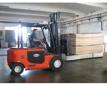Carer - Electric Forklift | R Series