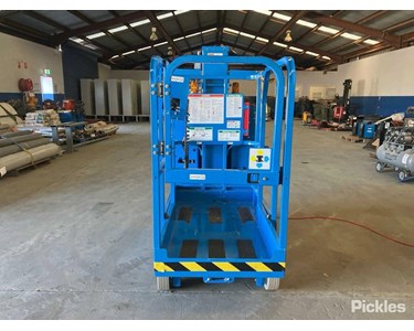Genie - GCR12 Scissor Lift - In Excellent Condition - 52 Hrs on the Clock