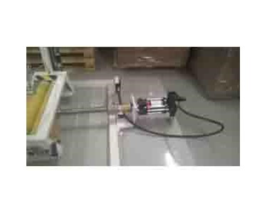 Fluid-Bag Discharge Roller, Semi Automatic