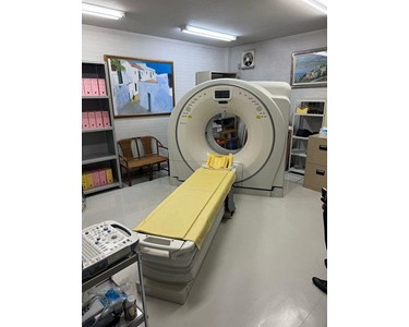 Hitachi -  Supria 16 Slice CT Scanner