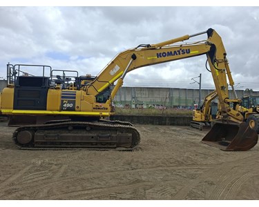 Komatsu - Used Excavator | 2022 Komatsu PC490LC-11