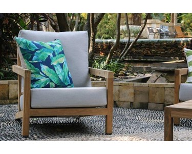 Royalle - Outdoor Sofa | Venlo | Outdoor Chairs