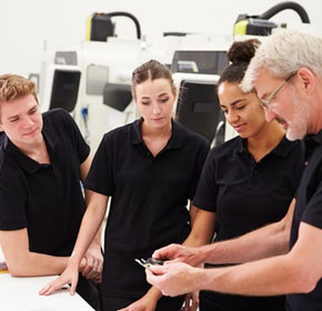 Apprenticeship numbers continue to fall, system in crisis