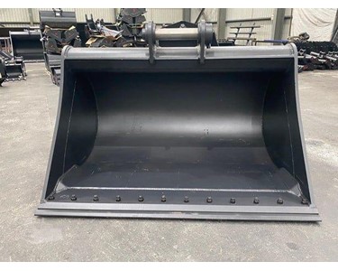 Roo Attachments - Ditch Cleaning Buckets Attachments | 20T MUD BUCKET 1800 