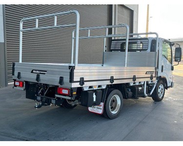 Isuzu - Tray Truck | NPR 45/65-175 DT D28 Tradepack