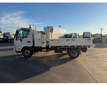 Hino - Used Tipper Truck | 2014 300 Series 917 Medium