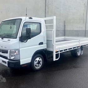 Used Tray Truck | 2017 MITSUBISHI FUSO CANTER 515 