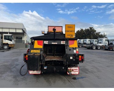 Isuzu - Used Service Truck | 2011 N Series NQR 450 