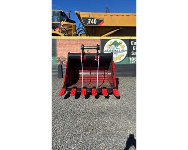 Roo Attachments - 50T HD Rock Bucket