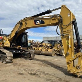 Used Tracked Excavators 352FL | 2018