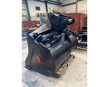 Roo Attachments - Tilting Mud Bucket | 18 - 23 TON MACHINES 18