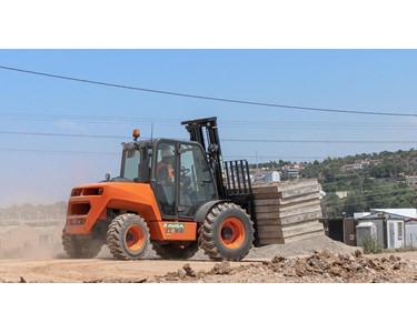 Ausa - Rough Terrain Forklift | C351H