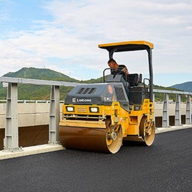 Vibratory Roller 6032E