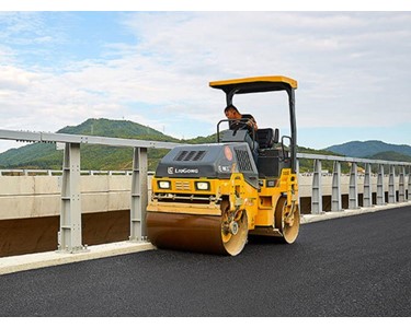 Vibratory Roller 6032E