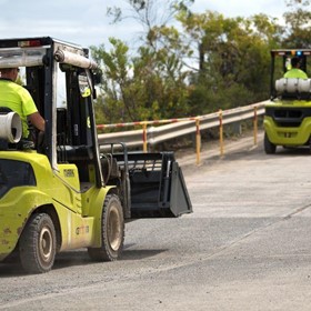 What are the advantages of wet disc brakes?