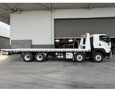 Isuzu - Tow & Tilt Truck | F Series FYJ 320-355 AT R67