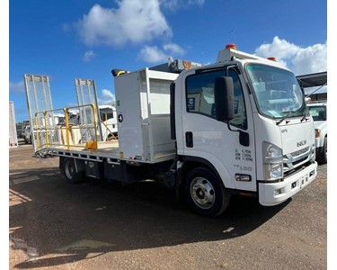 Isuzu - Used Beavertail Truck | 2017 ISUZU NPR75-190 