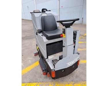 Conquest - Used Conquest SDS85E Ride-On Floor Scrubber | Formerly Conquest CRZ - 