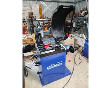 HAPP - Wheel Balancer with Cover | WB30