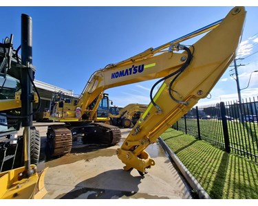 Komatsu - Used Excavator | 2023 Komatsu PC490LC-11