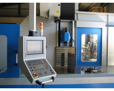 Eumach - CNC Milling Machines | CNC Universal Bed Mills
