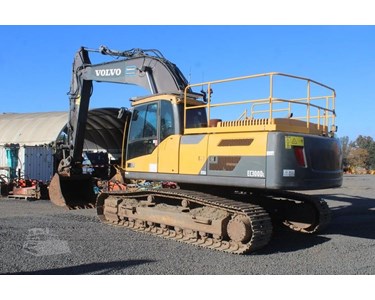 Volvo - Used Excavator | 2017 Volvo EC300DL