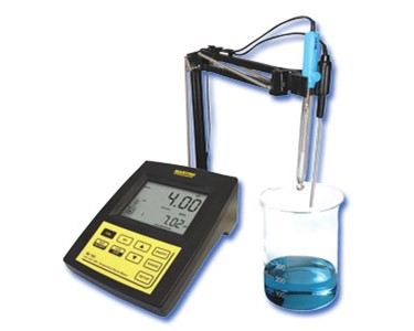 Autoranging Conductivity / TDS / NaCl / Temp Lab Bench Meter | Mi170 