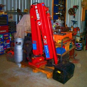 New & Used Cranes, Tailgates & Hook Lifts