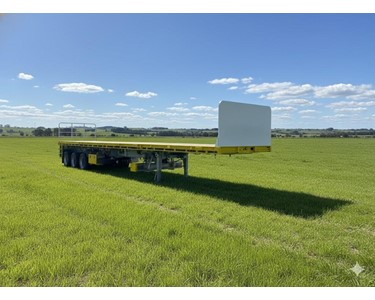 Stonestar - Semi Flat Top 45ft Extendable Trailer