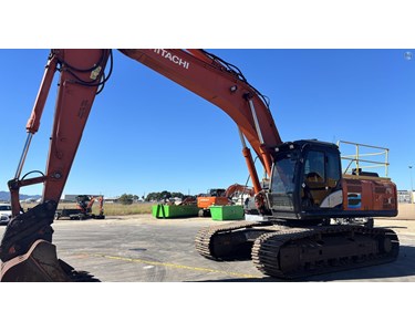 Hitachi - Used Excavator | 2021 Hitachi ZX360LC-5