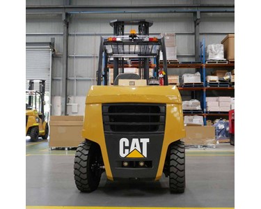 Cat - Diesel Forklift | 4.0-5.5 Tonne