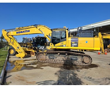 Komatsu - Used Excavator | 2023 Komatsu PC490LC-11