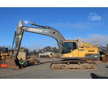 Volvo - Used Excavator | 2017 Volvo EC300DL