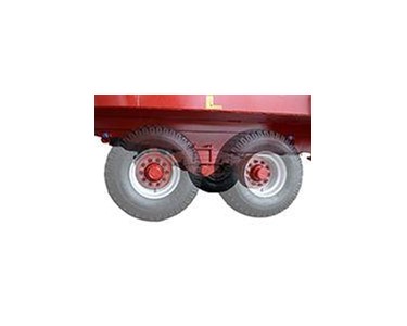 Strautmann - Verti-Mix Triple Auger Feed Mixing Wagon 136-197Hp 