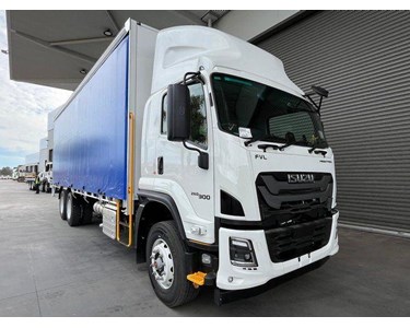 Isuzu - Curtainsider Truck | F Series FVL 260-300 Freightpack