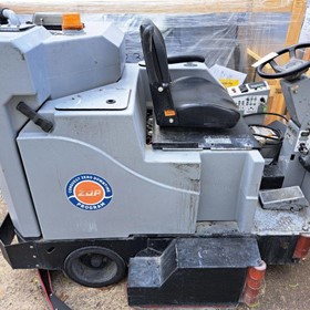 (Used) Industrial Ride-On Scrubber | XR46  