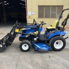 Used Compact Tractor 2011 BOOMER 1030