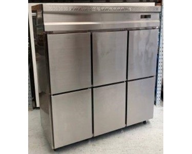 IceBlue - Commercial Upright Freezers